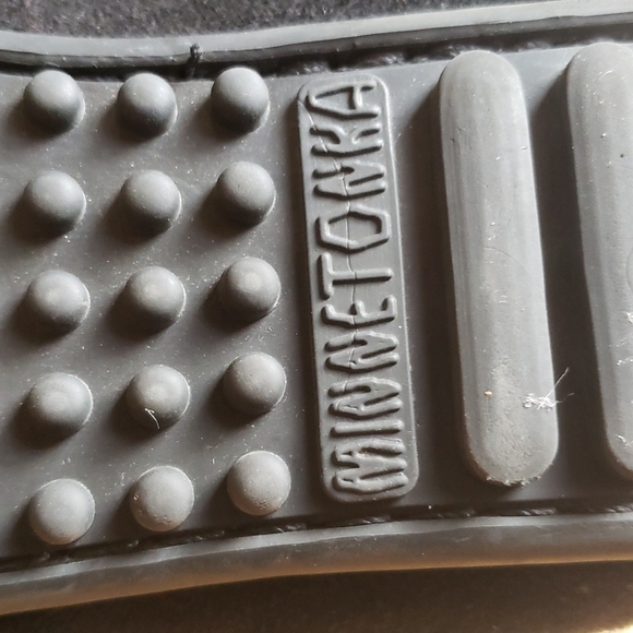 Minnetonka Moccasins - Picture 6 of 10